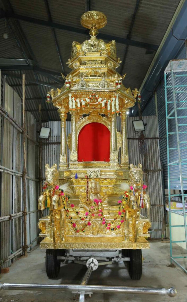 Artisans from Smart Creations enhance the elegance and grandeur of Swayambhulinga Swamy temple’s chariot with 24 KT gold plating 