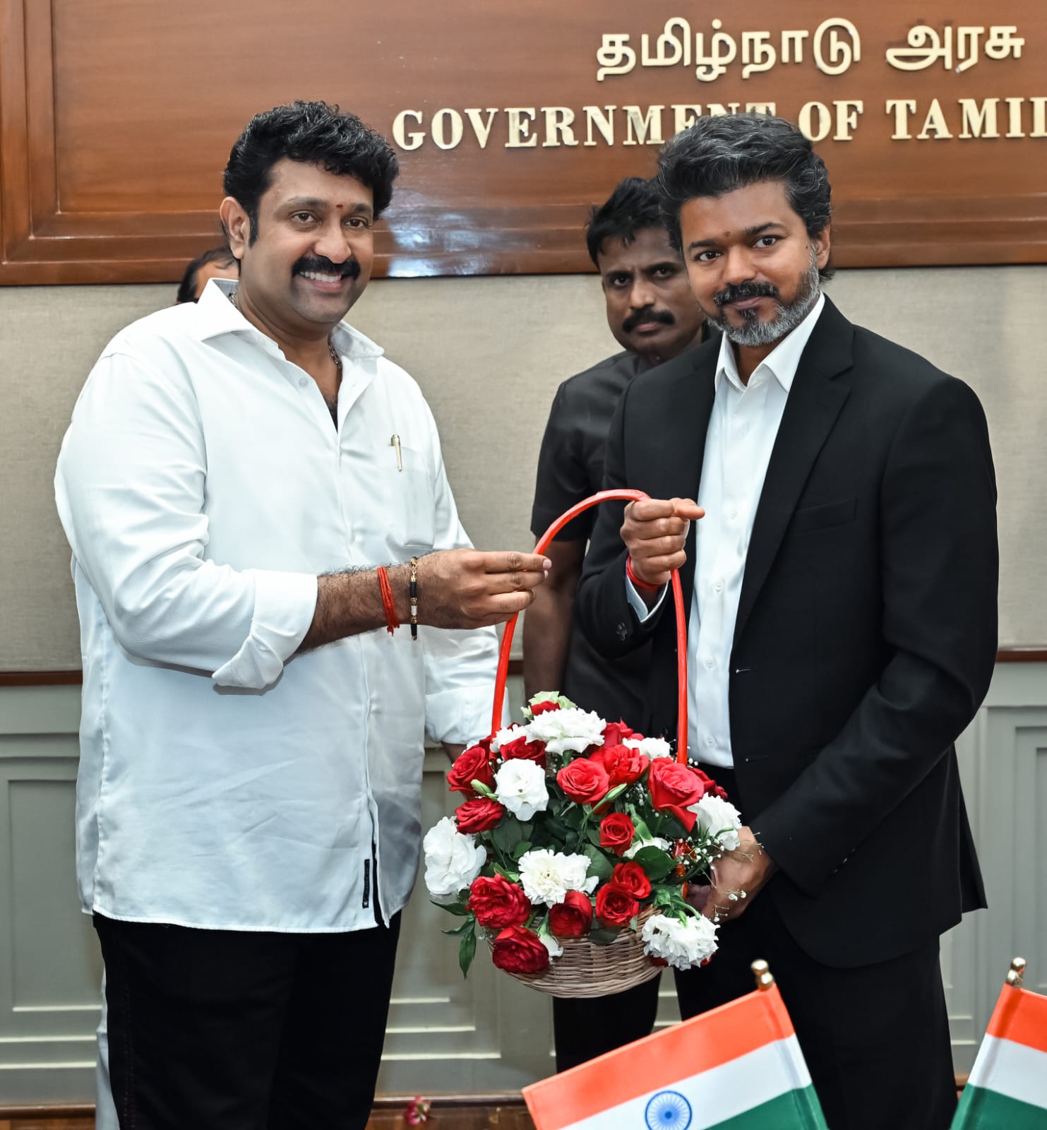 பப்புவா நியூ கினியா நாட்டின் வர்த்தக ஆணையர் டாக்டர்.ஆர்.சி.எம். விஷ்ணுபிரபு, தமிழ்நாடு முதலமைச்சரை சந்தித்து வாழ்த்து தெரிவித்தார்